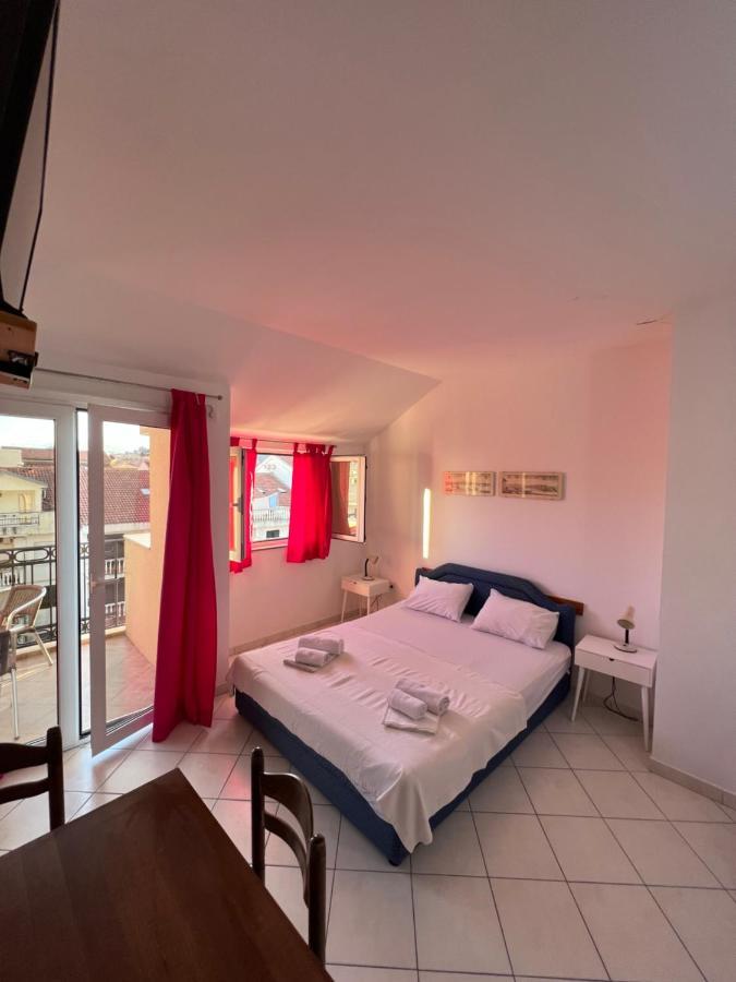 Ksenia Guesthouse Apartments And Studios Budva Exterior foto
